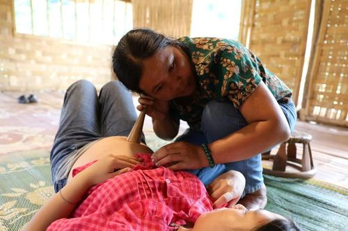 Cả nước có gần 25.000 nữ hộ sinh đang làm việc tại các cơ sở dịch vụ công lập