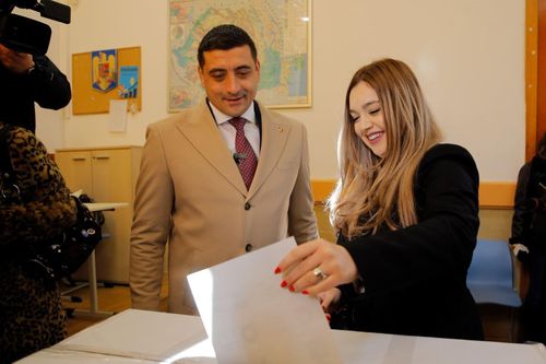 Romania trước lựa chọn khó khăn sau chiến thắng chấn động của ứng cử viên hâm mộ Tổng thống Trump