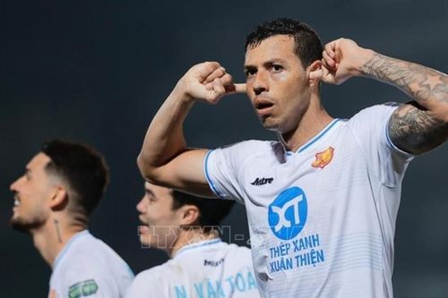 Vòng 21 V-League 2024 - 2025: Nam Định áp sát chiếc cúp vô địch