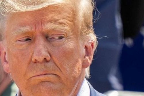 Thị trường chứng khoán chao đảo sau 100 ngày ông Trump cầm quyền