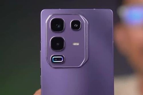 Smartphone cấu hình 'khủng', pin 5.200mAh, sạc 100W, camera zoom quang 6x, giá hấp dẫn, so kè cùng Samsung Galax A36