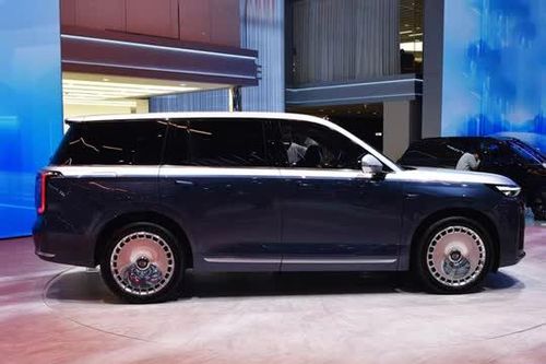 SUV 'siêu to khổng lồ', công suất 501 mã lực, sang chảnh như Mercedes-Maybach GLS 600, giá hơn 1,1 tỷ đồng