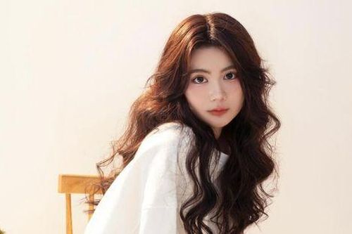 Chi tiết lạ lẫm của con gái MC Quyền Linh