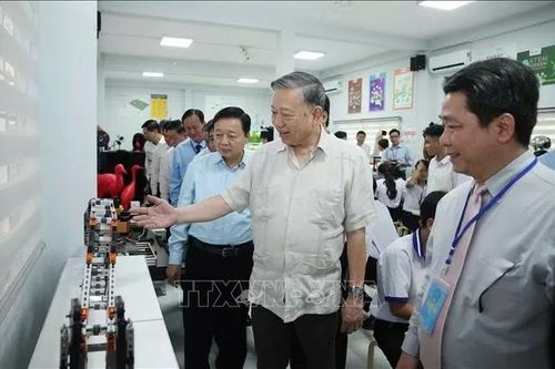Tổng Bí thư chỉ đạo đổi mới: Ca sĩ, họa sĩ lên bục giảng
