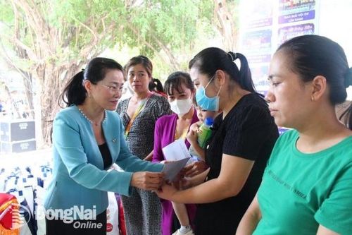 Thời đàm: Chăm lo cho công nhân là đầu tư cho sự phát triển bền vững