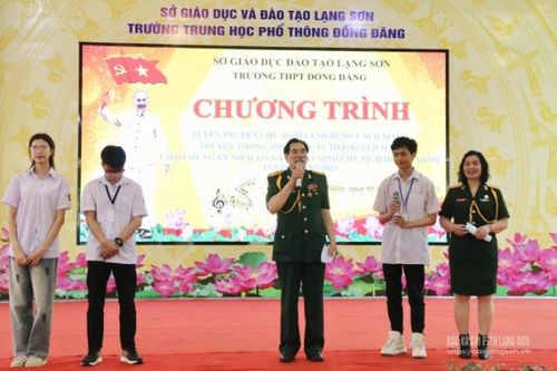 Trên 900 học sinh được tuyên truyền, giáo dục truyền thống cách mạng