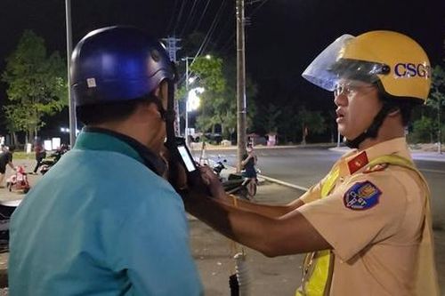 Quảng Ngãi phạt gần 4 tỷ đồng, tạm giữ hàng trăm xe máy trong cao điểm nghỉ lễ