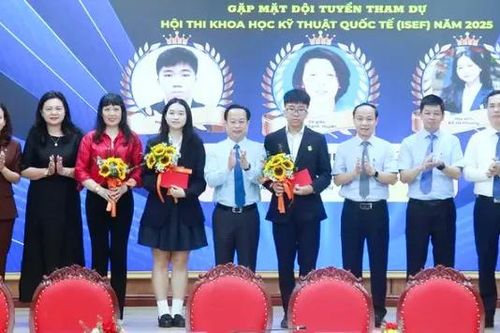 Học sinh Hà Nội lên đường tranh tài tại Mỹ