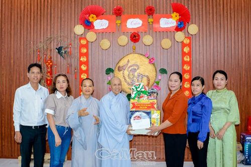 Giám đốc Sở Dân tộc và Tôn giáo thăm các cơ sở thờ tự Phật giáo