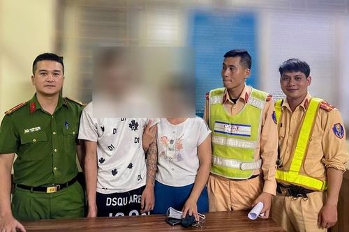 CSGT Hải Phòng kịp thời ngăn cản một thanh niên có ý định nhảy cầu tự tử