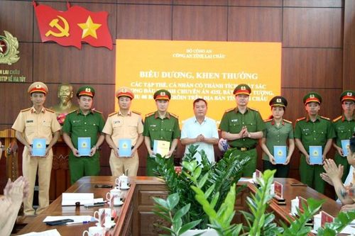Lai Châu: Biểu dương lực lượng phá chuyên án buôn bán 8 bánh heroin