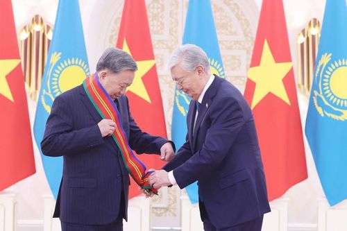 Hình ảnh Lễ trao tặng Huân chương Hữu nghị hạng Nhất của Kazakhstan cho Tổng Bí thư Tô Lâm