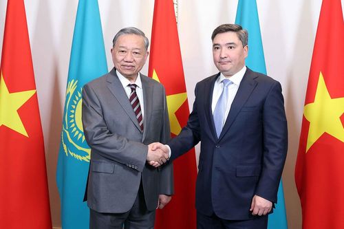 Tổng Bí thư Tô Lâm hội kiến Thủ tướng Kazakhstan Olzhas Bektenov