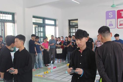 Khai trương Thư viện Công nghệ STEAMHub tại Điện Biên