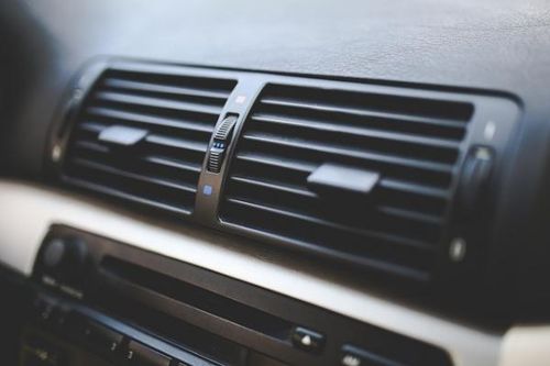 Chuyên gia hướng dẫn cách khử mùi hôi điều hòa ô tô trong 'một nốt nhạc'