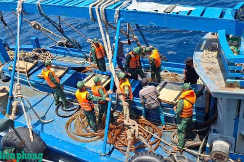 Ngăn chặn tình trạng buôn lậu xăng dầu trên biển Trà Vinh