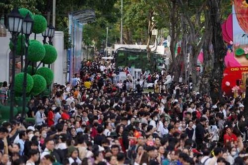 'Thử tải' du lịch Việt: Nguy cơ khủng hoảng hạ tầng và dịch vụ