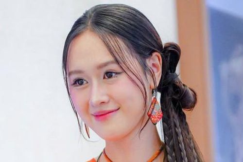 Vợ diễn viên Anh Đức: 'Tôi không nói chuyện với ai trên phim trường'