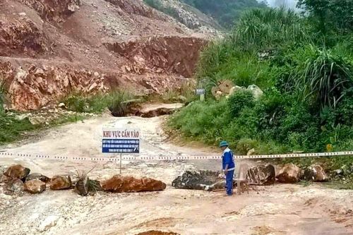 Đi mót quặng, người phụ nữ bị đất đá vùi lấp tử vong