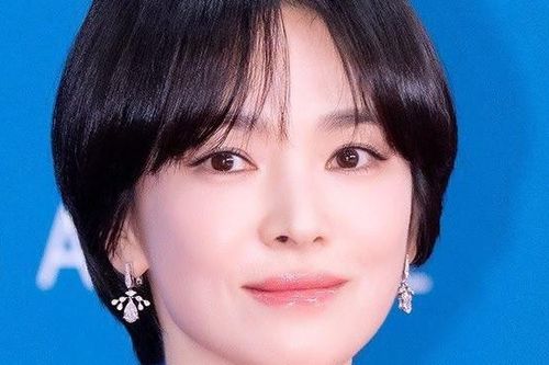 Song Hye Kyo bật khóc, 'Khi cuộc đời cho bạn quả quýt' đại thắng giải Baeksang