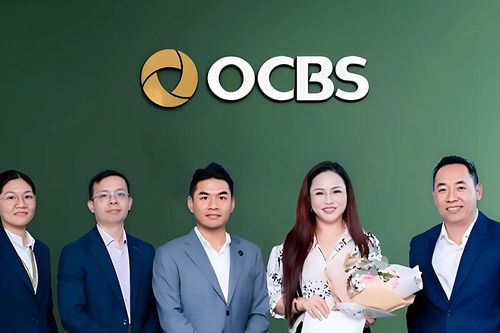 Một hoa hậu làm sếp công ty chứng khoán