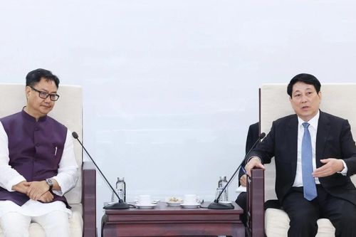 Chủ tịch nước tiếp Bộ trưởng Các vấn đề Nghị viện và Dân tộc thiểu số Ấn Độ