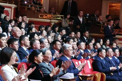 Tổng Bí thư và Phu nhân dự Chương trình hòa nhạc hữu nghị Việt Nam-Kazakhstan