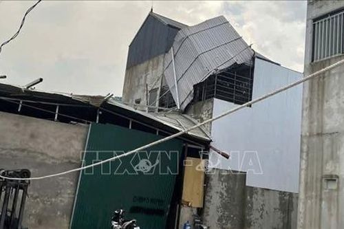 Yên Bái: Giông lốc khiến một người bị thương, 71 ngôi nhà tốc mái