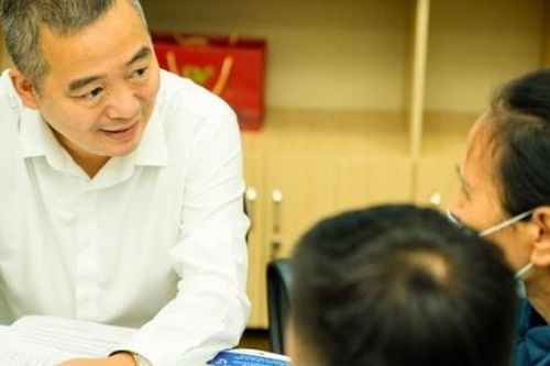 PGS Nguyễn Lân Hiếu nói về tin đồn 'ho thật mạnh cứu đột quỵ'