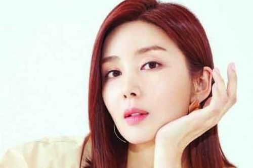 'Ác nữ' Bản tình ca mùa đông bất ngờ 'gây bão' với thương hiệu kim chi