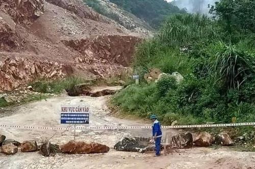 Điều tra vụ người phụ nữ bị đất đá vùi lấp khi vào hầm mót quặng thiếc