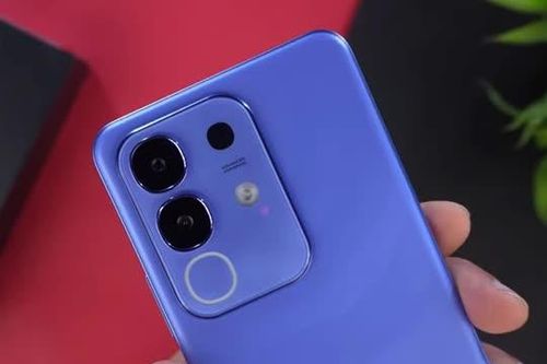 Smartphone chip Snapdragon 6 Gen 1, RAM 8GB, độ bền quân đội, pin 6.500mAh, giá hơn 4 triệu đồng