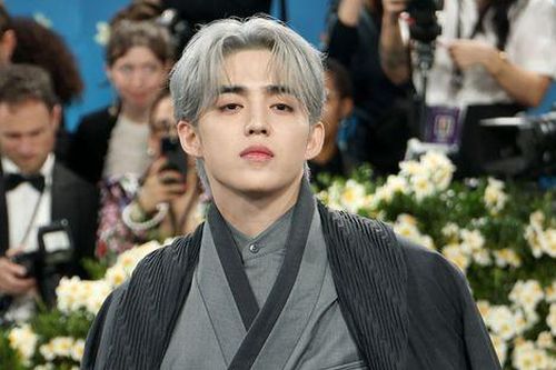 S.Coups (SEVENTEEN) tại Met Gala 2025, nhan sắc sáng bừng qua ống kính 'hung thần' Getty Images