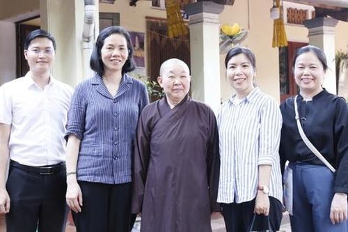 Hội LHPN Việt Nam chúc mừng Đại lễ Phật đản 2025 tại chùa Kim Liên