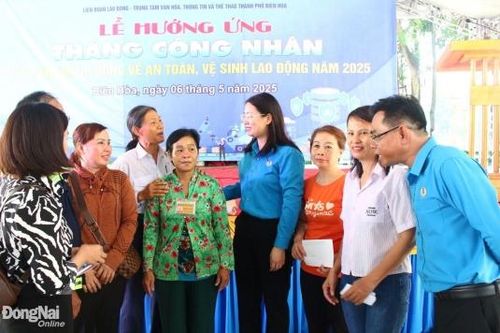 Hơn 200 công nhân khó khăn nhận quà tại lễ hưởng ứng Tháng Công nhân 2025
