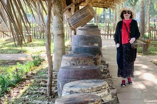Xa dần tiếng trống hơ gơr