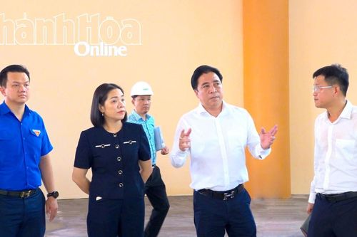 Phó Bí thư Thường trực Tỉnh ủy, Chủ tịch HĐND tỉnh Khánh Hòa Nguyễn Khắc Toàn kiểm tra tiến độ 2 dự án trọng điểm của tỉnh