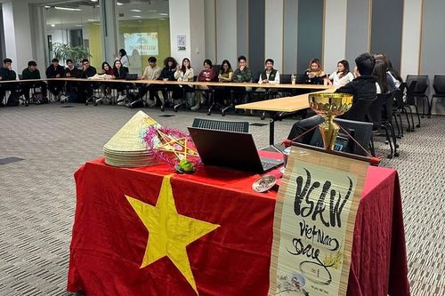 Du học sinh Việt Nam: Vững niềm tin, vượt thử thách - Bài 1: Thách thức nơi xứ người