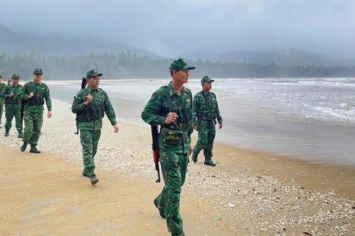 Dựng mái ấm, giữ lòng dân