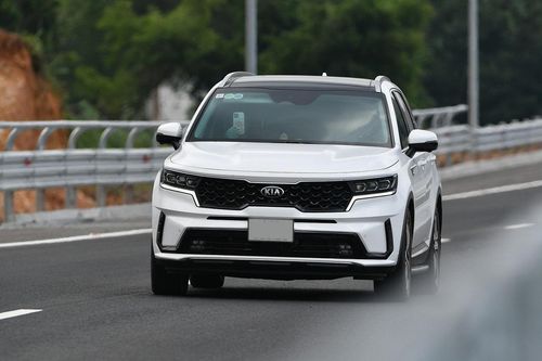 Những điều cấm kỵ khi lái xe tốc độ cao