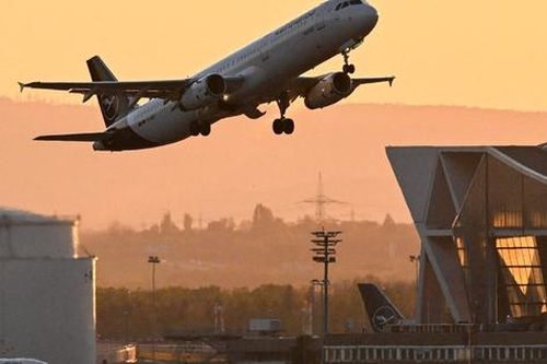 Nhiều hãng hàng không lớn tránh không phận Pakistan