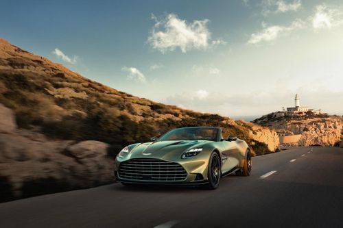 Aston Martin Vanquish Volante ra mắt: Động cơ đặt trước mạnh nhất thế giới