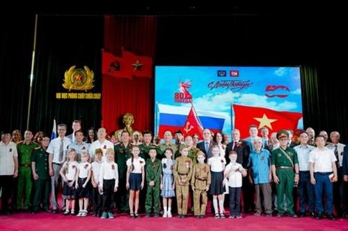Diễu hành 'Binh đoàn bất tử' tri ân các liệt sĩ đã hy sinh vì Tổ quốc và hòa bình thế giới