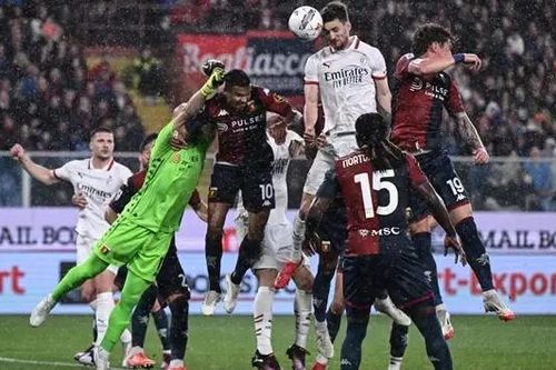 AC Milan chiến thắng trên sân của Genoa