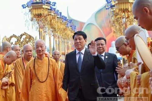 Chủ tịch nước Lương Cường dự khai mạc Đại lễ Vesak 2025