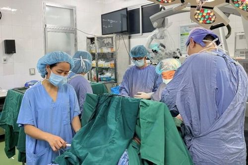 14 tiếng cứu thiếu nữ mắc hội chứng cực hiếm