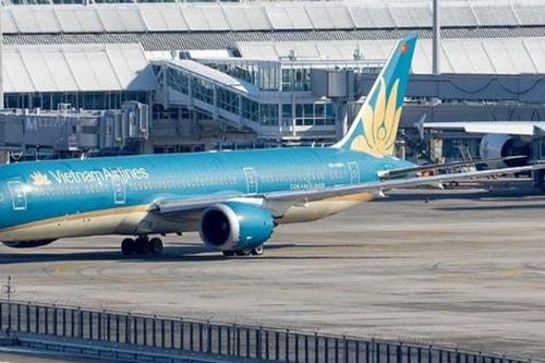 Máy bay Vietnam Airlines hạ cánh khẩn cấp do hành khách gặp vấn đề sức khỏe