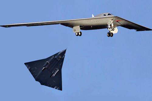 Truyền thông Trung Quốc: Tiêm kích J-36 có thể khắc chế 'pháo đài bay' tàng hình B-21 Mỹ