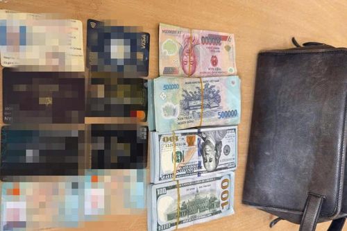 Trả lại tài sản cho người đánh rơi