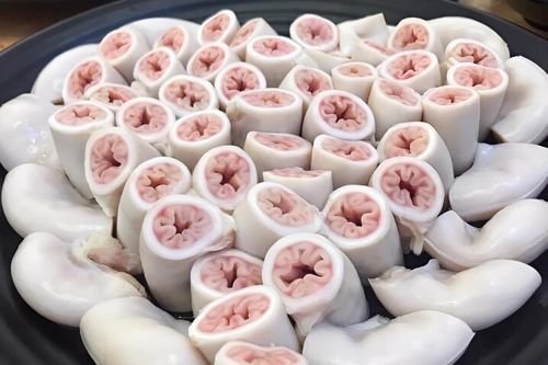Chủ sạp thịt heo ở TP.HCM: '10 năm nay chưa gặp bộ lòng xe điếu nào'